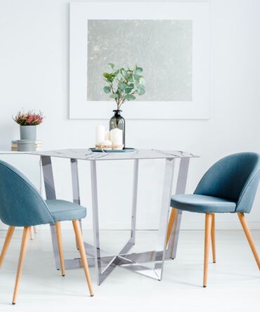 Table hexagonale 120cm Zadig Verre Effet marbre blanc et pied Métal Argent